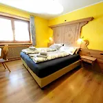 Alpen Royal By 4* ליביניו
